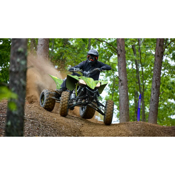 Yamaha YFZ450R SE 2026 - akcja 1