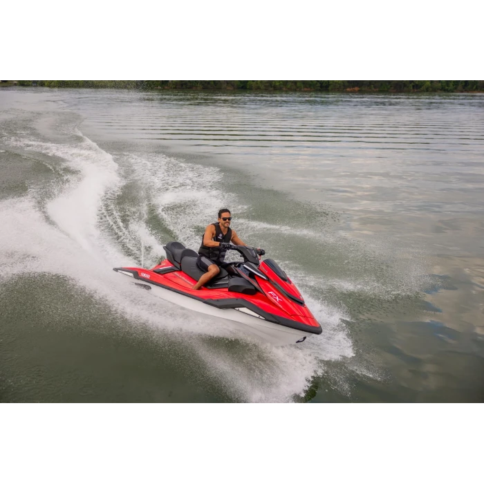 Yamaha FX Cruiser HO 2026 Torch Red / White - akcja 1