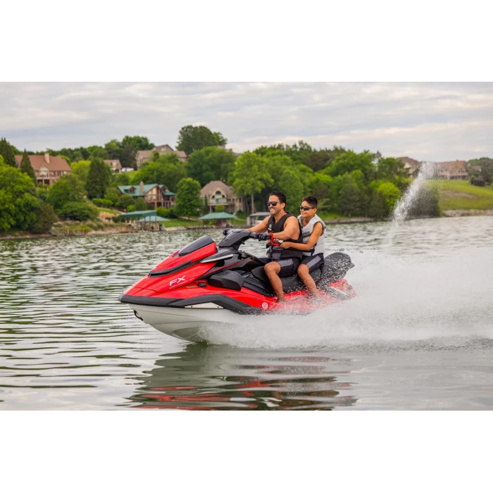 Yamaha FX Cruiser HO 2026 Torch Red / White - akcja 2